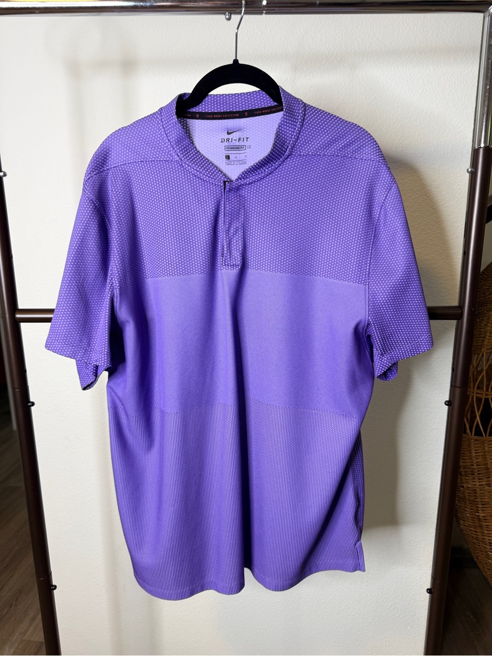 Lot of 2 Nike Dri-FIT Men’s Golf Polos Large Tiger Woods Purple/ Blue